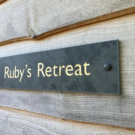 Rubys Retreat Stylish Log Cabin-Hidden Garden Niton Exteriér fotografie