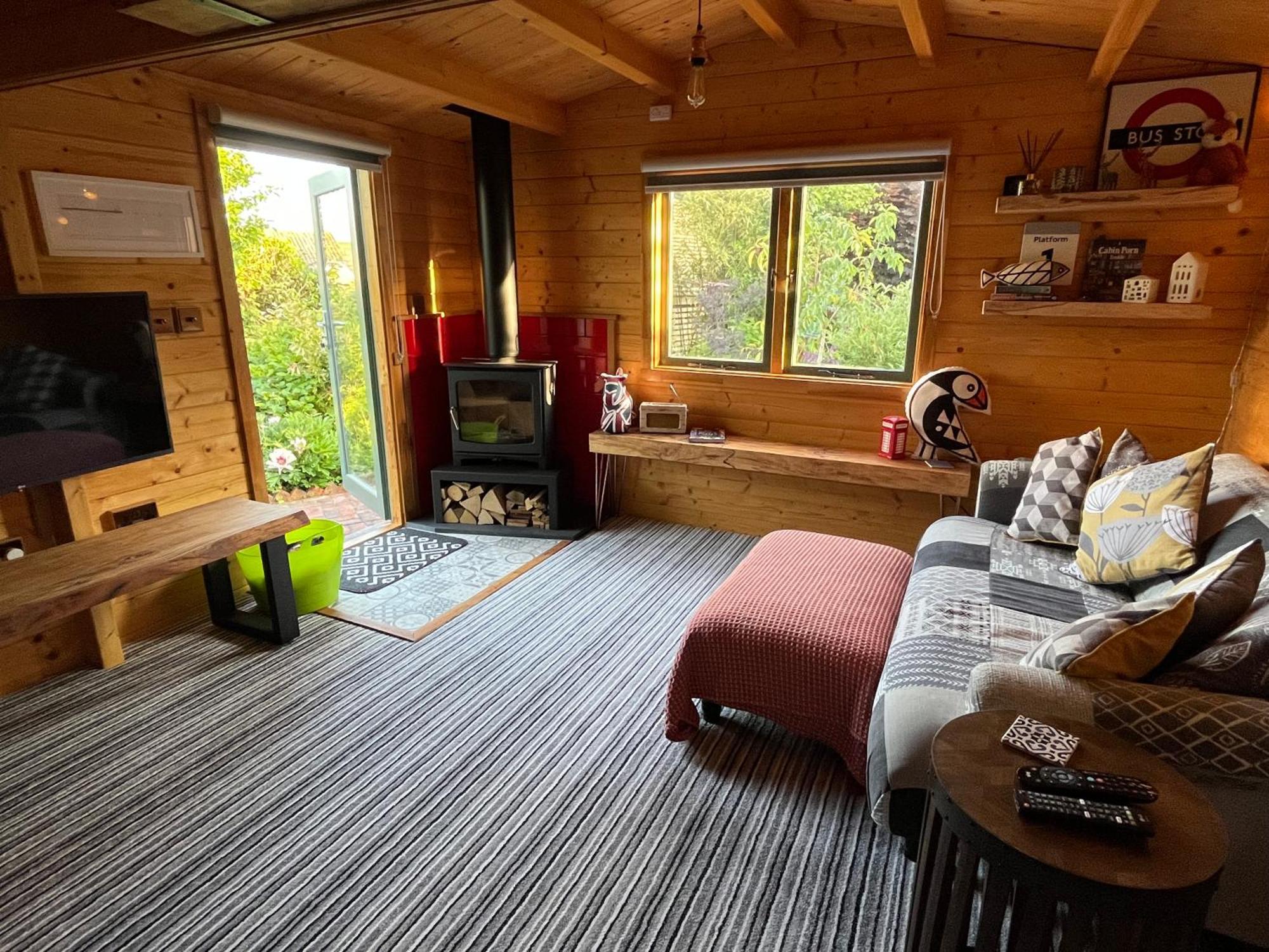 Rubys Retreat Stylish Log Cabin-Hidden Garden Niton Exteriér fotografie