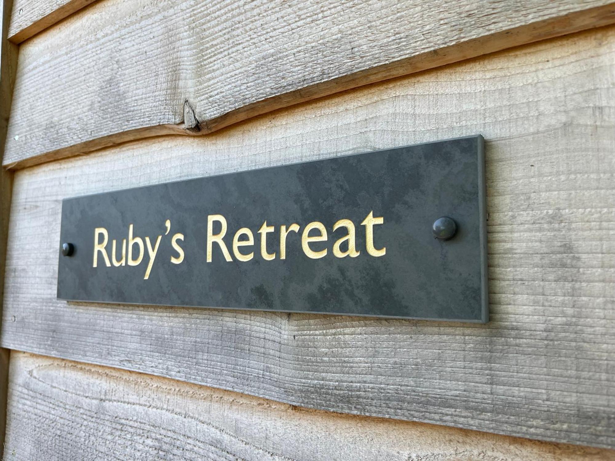 Rubys Retreat Stylish Log Cabin-Hidden Garden Niton Exteriér fotografie