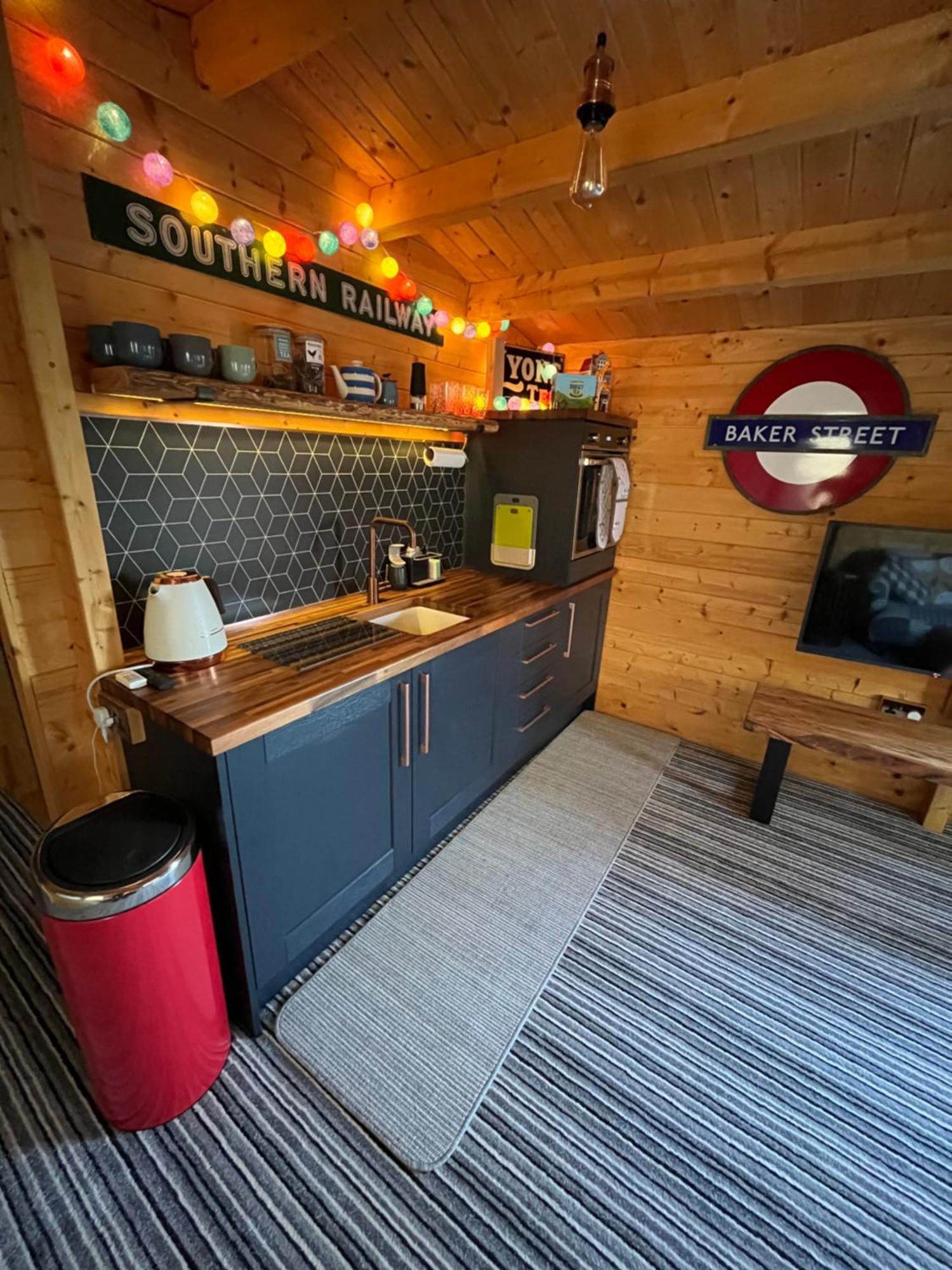 Rubys Retreat Stylish Log Cabin-Hidden Garden Niton Exteriér fotografie