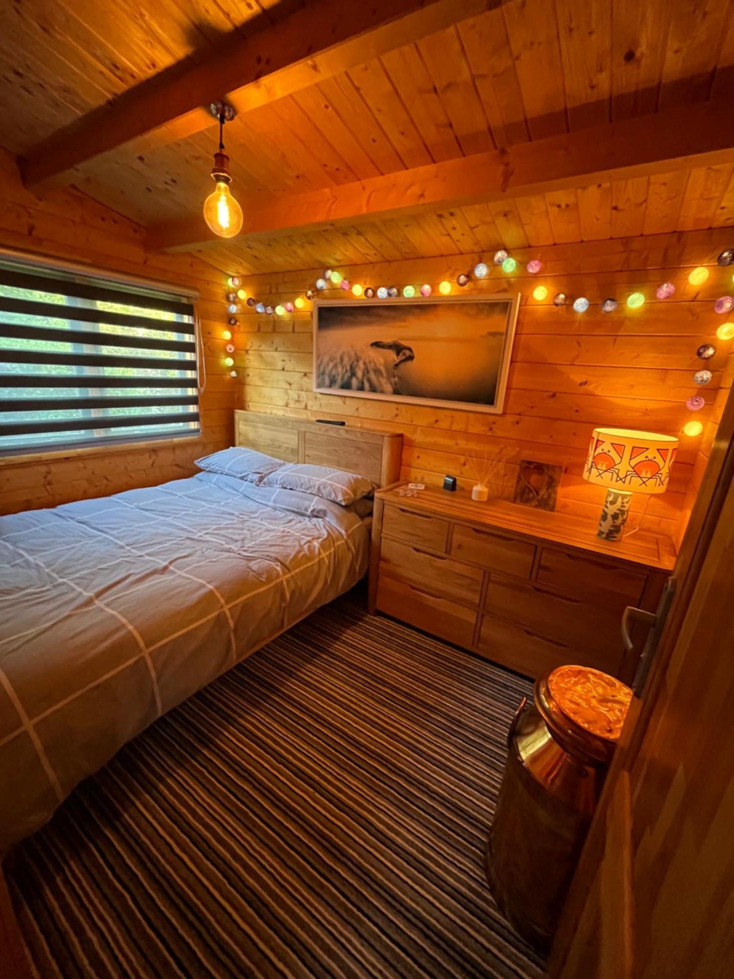 Rubys Retreat Stylish Log Cabin-Hidden Garden Niton Exteriér fotografie
