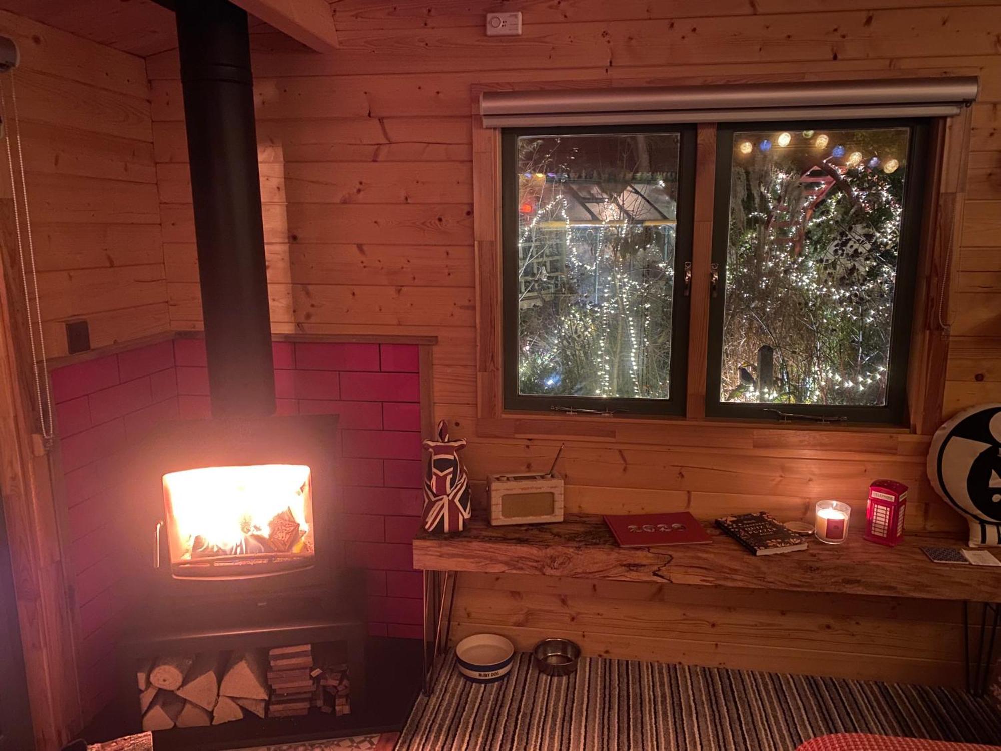 Rubys Retreat Stylish Log Cabin-Hidden Garden Niton Exteriér fotografie