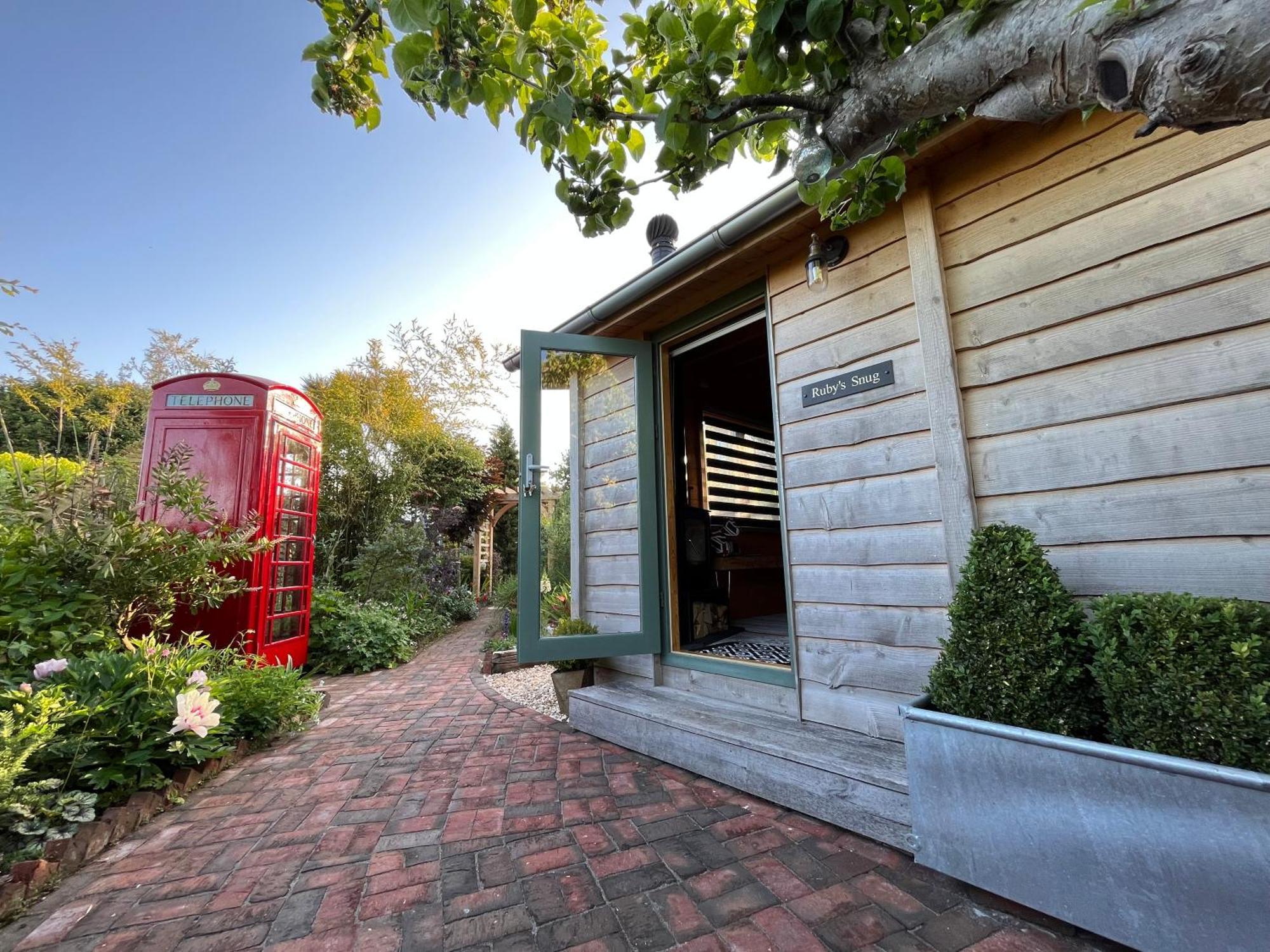Rubys Retreat Stylish Log Cabin-Hidden Garden Niton Exteriér fotografie