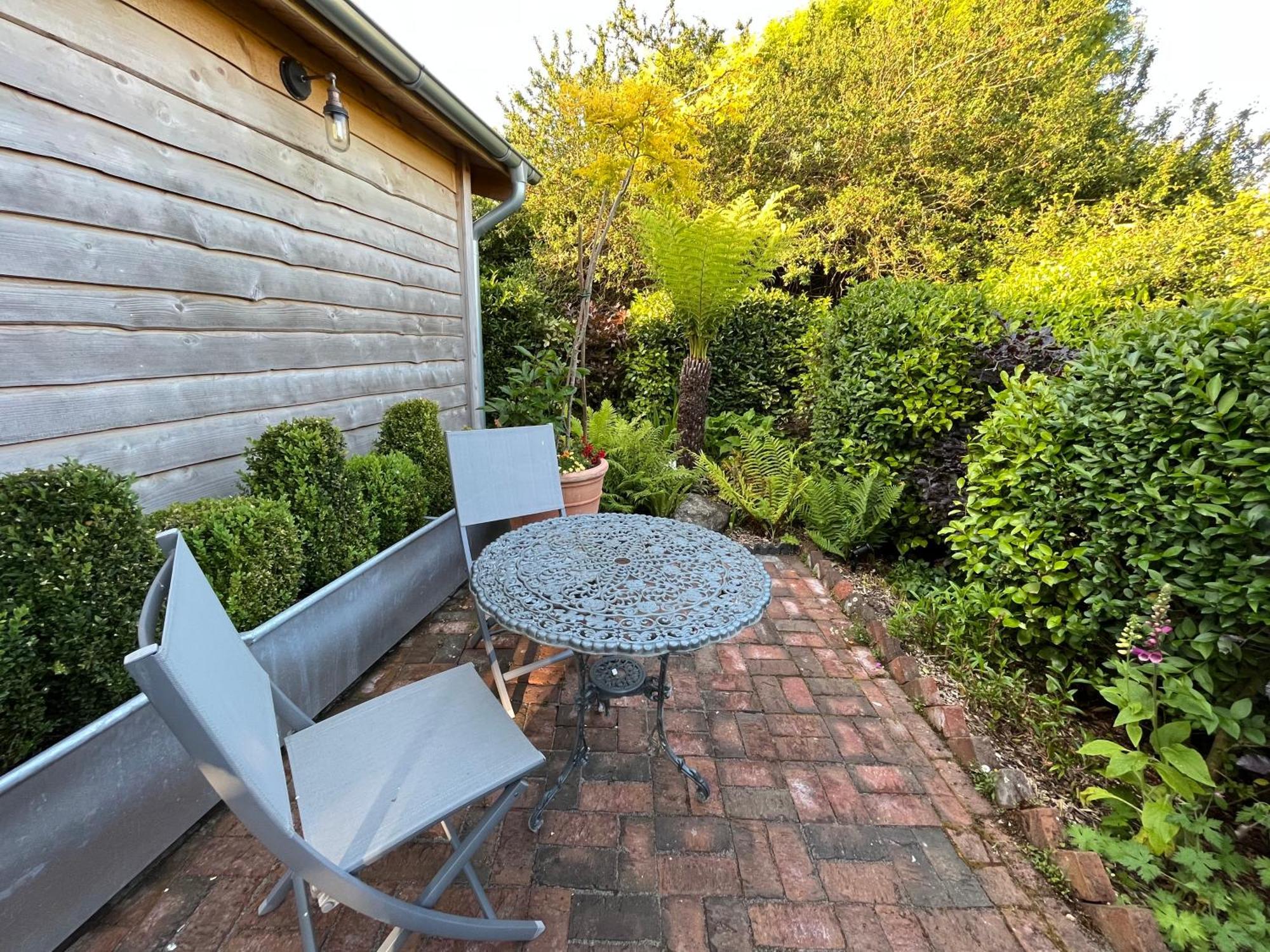 Rubys Retreat Stylish Log Cabin-Hidden Garden Niton Exteriér fotografie